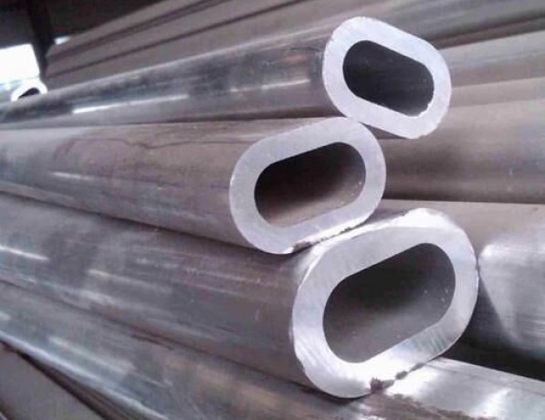 Труба алюминиевая овальная гладкая АД35Т1 53,9х13,9 мм фото